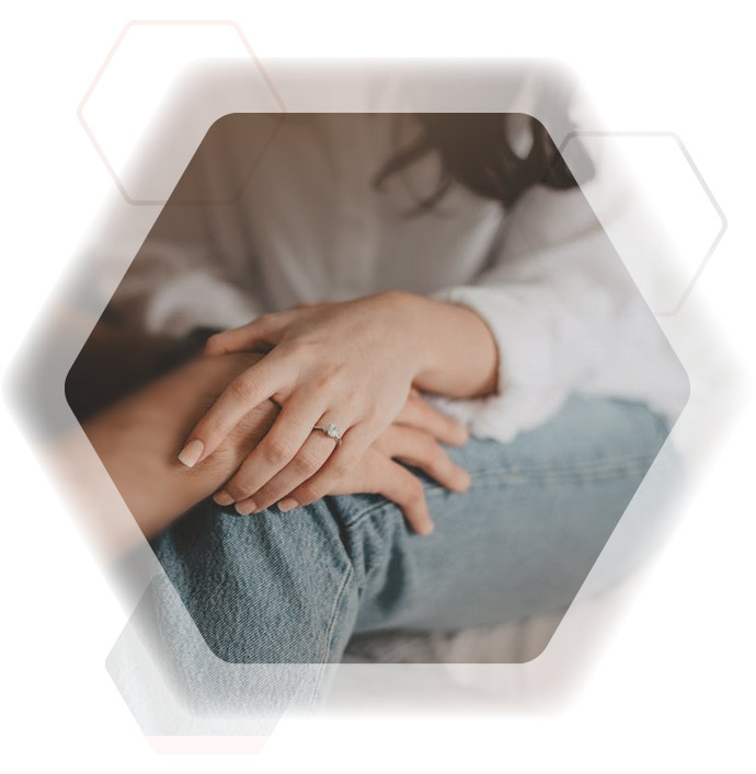 Photo lovers holding hands